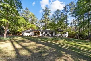 565 S Valley Road, Southern Pines, NC 28387 — 4-bedroom home in Golfcrest, Southern Pines, NC, photo 6 of 64: 2-web-or-mls-IMG_6358