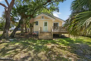 314 Atlanta Avenue, Carolina Beach, NC 28428 – photo 6: 314AtlantaAvenue-9 - Copy