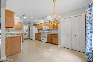 5718 Sloop Court, New Bern, NC 28560 – photo 11: 29-web-or-mls-DSC_1564