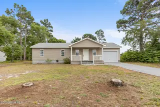 25 Crown Point Road, Hubert, NC 28539 — 3-bedroom home in Crown Point, Hubert, NC, photo 2 of 20: crown-2