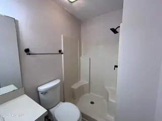317 Beechwood Drive, Havelock, NC 28532 – photo 17: Primary bathroom