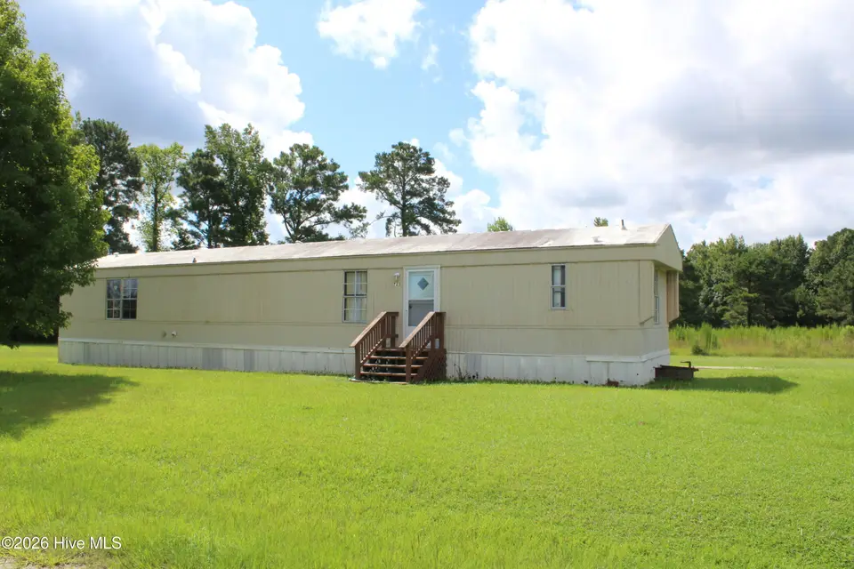 723 Briarneck Road, Jacksonville, NC 28540 – photo 1 of 8