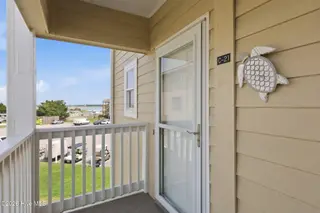 650 Cedar Point Boulevard C21, Cedar Point, NC 28584 – photo 4: 46-web-or-mls-IMG_9850