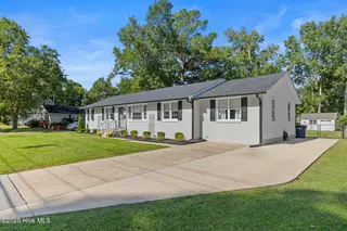 3012 Northwoods Drive, Jacksonville, NC 28540 – photo 3: 3012 Northwoods Drive