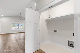 204 NE 33rd Street, Oak Island, NC 28465 – photo 21: 25-web-or-mls-cammediallc.com-31