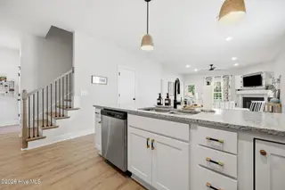 2124 Dartford Drive B, Greenville, NC 27834 – photo 17: 21-web-or-mls-IMG_0017_edit