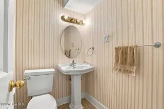 2509 Ward Boulevard, Wilson, NC 27893 — 3-bedroom home in Cavalier Park, Wilson, NC, photo 17 of 51: Half Bath