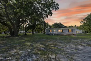 202/234 Sloop Point Road, Hampstead, NC 28443 — 4-bedroom manufactured home, Hampstead, NC, photo 5 of 55: 202SloopPointRoadTwilight