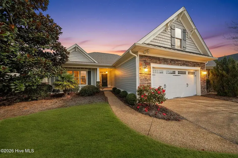 2202 E Oak Bridge Drive NE, Leland, NC 28451 — 4-bedroom home in Compass Pointe, Leland, NC, photo 1 of 76: 2202EOakBridgeWayTW