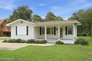 303 Cape Lookout Drive, Harkers Island, NC 28531 – photo 2: 3-web-or-mls-IMG_5696