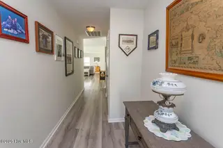 2086 Castlebridge Court NW, Calabash, NC 28467 — 3-bedroom home in Spring Mill, Calabash, NC, photo 7 of 59: entrance way