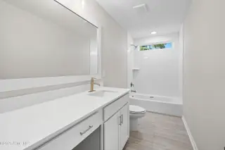 107 Spicer Lake Drive, Holly Ridge, NC 28445 – photo 21: upstairs full bathroom