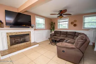 310 Holly Lane, Cape Carteret, NC 28584 – photo 12: Great room v1