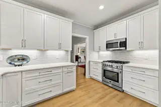 712 Taberna Circle, New Bern, NC 28562 — 4-bedroom home in Taberna, New Bern, NC, photo 14 of 53: 39-web-or-mls-0C0A6926_Edit