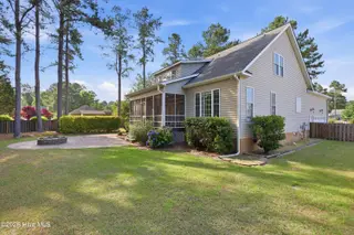 104 Bargate Drive, New Bern, NC 28562 – photo 7: Outdoor Living!
