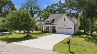 813 Bluebird Drive, New Bern, NC 28560 – photo 4: 45-web-or-mls-DJI_0604