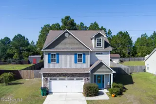 251 E Ivybridge Drive, Hubert, NC 28539 – photo 1: Front elevation