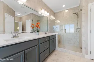 413 Taylorwood Drive, Beaufort, NC 28516 – photo 19: Primary ensuite