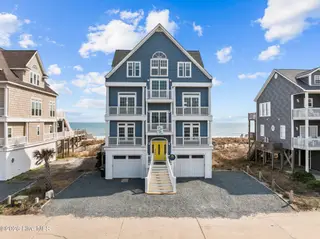 430 New River Inlet Road, North Topsail Beach, NC 28460 – photo 2: Front View