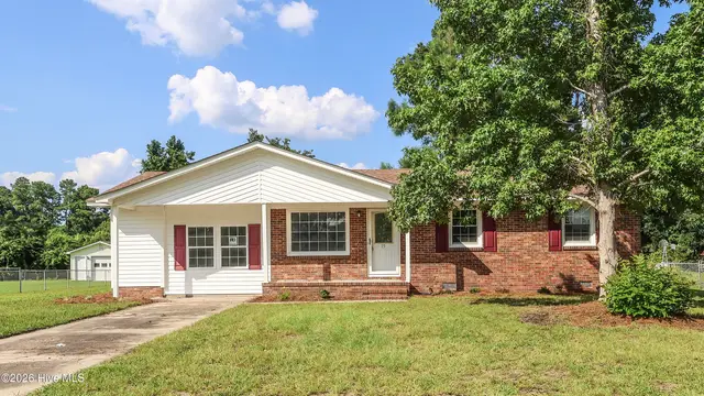 15 Oxford Drive, Jacksonville, NC 28546