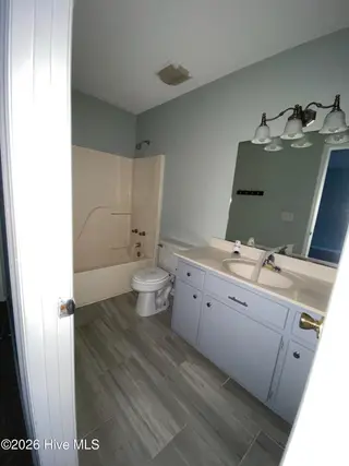 201 Wyndham Circle B, Greenville, NC 27858 – photo 9: bath 2