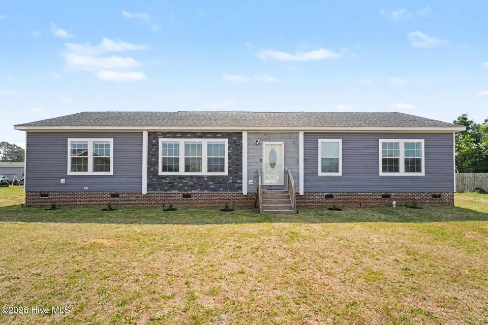 107 Cottonwood Court, Kenly, NC 27542 – photo 1 of 25: 002_file_2221