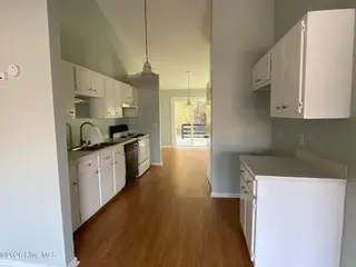 201 Wyndham Circle B, Greenville, NC 27858 – photo 4: kitchen