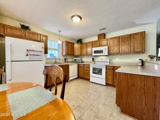3106 Drew Avenue, New Bern, NC 28562 – photo 4: 92D435C8-D97E-4958-B6CF-5F112D317BB8_1_2