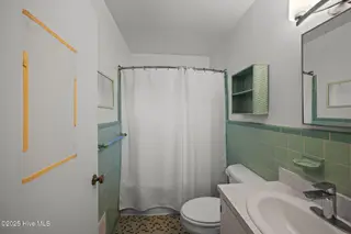 2304 Jefferson Drive, Greenville, NC 27858 – photo 21: 25-web-or-mls-BLS_0045