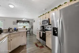 305 Providence Drive, Jacksonville, NC 28546 – photo 13