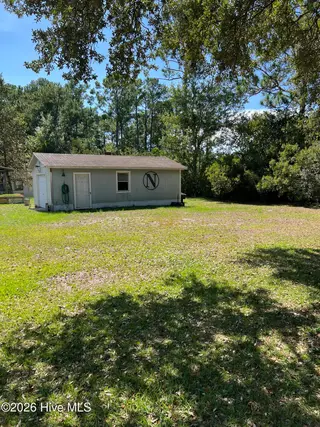 112 Pettiford Road, Peletier, NC 28584 — 3-bedroom manufactured home in Pettiford Point, Peletier, NC, photo 4 of 19: garage