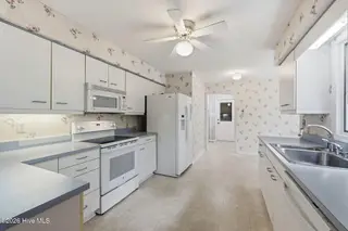 900 Crane Drive, New Bern, NC 28560 – photo 21: 15-web-or-mls-0C0A1242