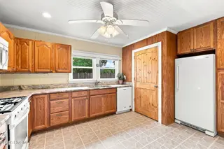 682 Tom Mann Road, Newport, NC 28570 – photo 11: 21-web-or-mls-590A4829
