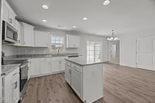 2011 Bluewater Boulevard, New Bern, NC 28562 – photo 6: 27-web-or-mls-DSC_2872
