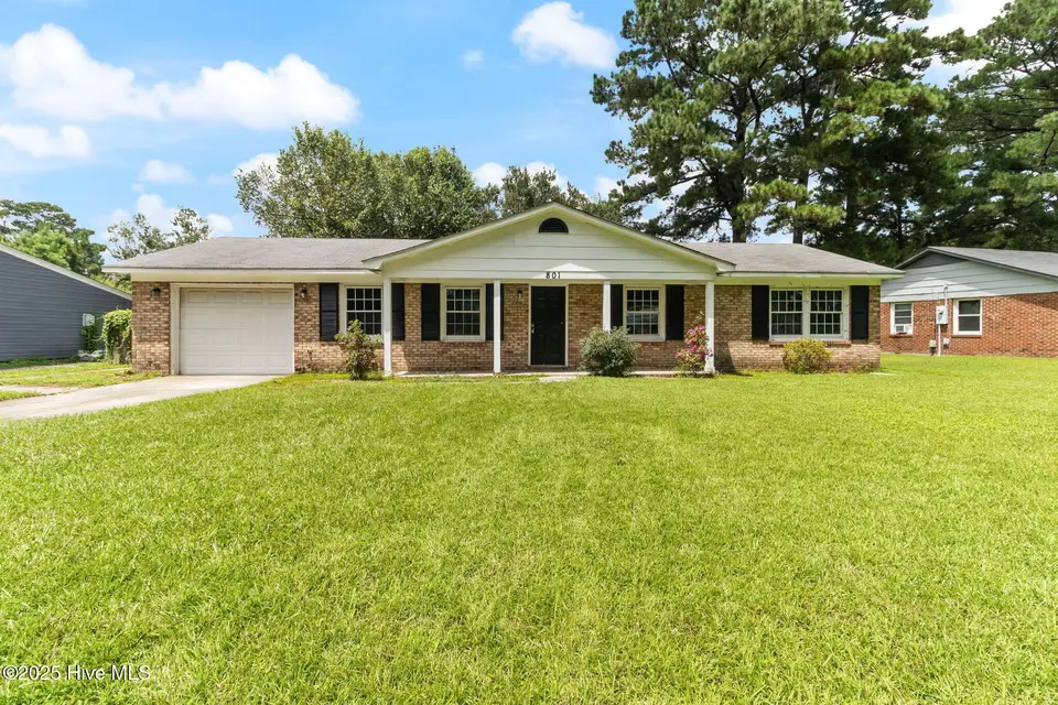 801 Brynn Marr Road, Jacksonville, NC 28546 – photo 1 of 18: 1-web-or-mls-IMG_9979RE