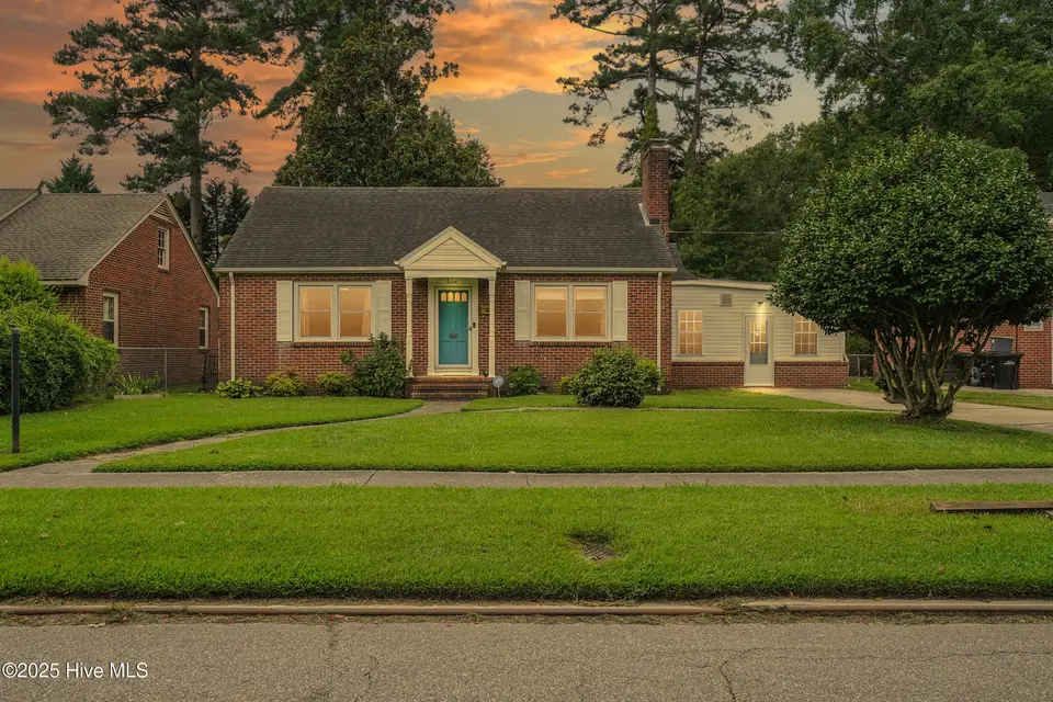 1109 W Main Street, Elizabeth City, NC 27909 – photo 1 of 29: 1_atwilight