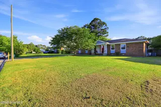 607 Oakwood Avenue, Jacksonville, NC 28546 – photo 3: 607oakwoodave_003