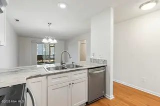 2716 S 17th Street Apt A, Wilmington, NC 28412 – photo 15: Kitchen
