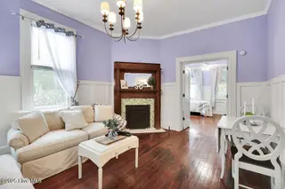 402 S 5th Avenue, Wilmington, NC 28401 – photo 15: Living / Dining room
