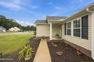 800 Compass Drive, Elizabeth City, NC 27909 — 3-bedroom home in Hunters Lake, Elizabeth City, NC, photo 7 of 39: Walk way