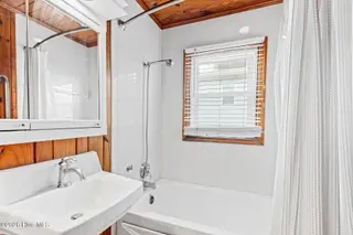 411 S Anderson Boulevard, Topsail Beach, NC 28445 — 3-bedroom home in Topsail Inlet Terrace, Topsail Beach, NC, photo 21 of 53: 020_411_s_anderson_blvd-20_159