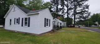 329 E 11th Street, Washington, NC 27889 – photo 3: 20260522_172055