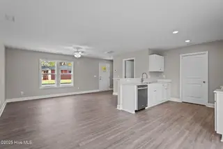 925 Campbell Street, Wilmington, NC 28401 – photo 12: 46-web-or-mls-IMG_0559