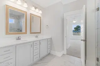 119 Windswept Lane, Beaufort, NC 28516 – photo 12: Primary Bath