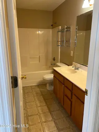 135 Annie Road, Richlands, NC 28574 – photo 15: 135 Annie Bath 1
