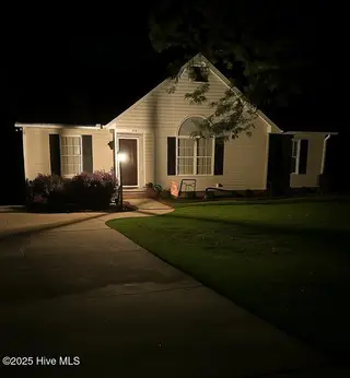58 Crystal Road, Southport, NC 28461 — 3-bedroom home in Sterling Oaks, Southport, NC, photo 2 of 56: Night