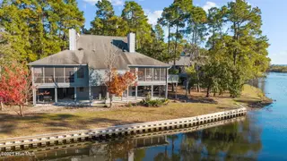 10022 Windward Drive, New Bern, NC 28560 – photo 7: 1-web-or-mls-DJI_20251106145733_0814_D