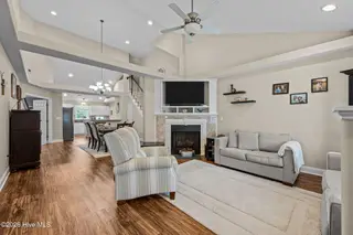 412 Neuchatel Road, New Bern, NC 28562 – photo 4: Living Area