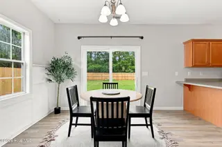 140 Crooked Run Drive, New Bern, NC 28560 – photo 7: Dining Area