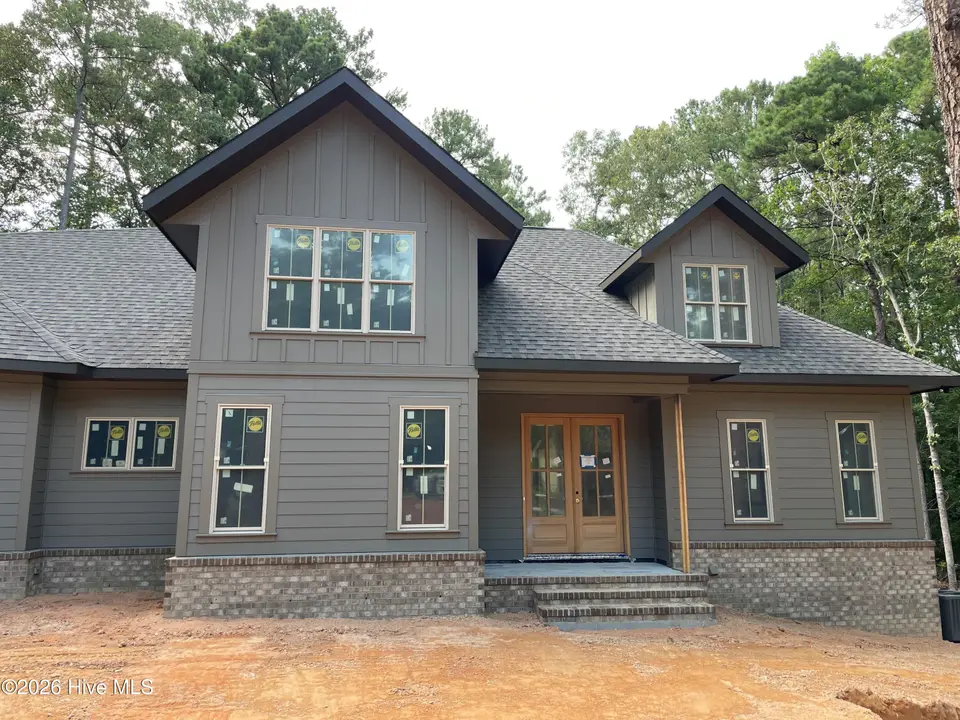 3 Hemlock Court, Pinehurst, NC 28374 – photo 1 of 32: Front